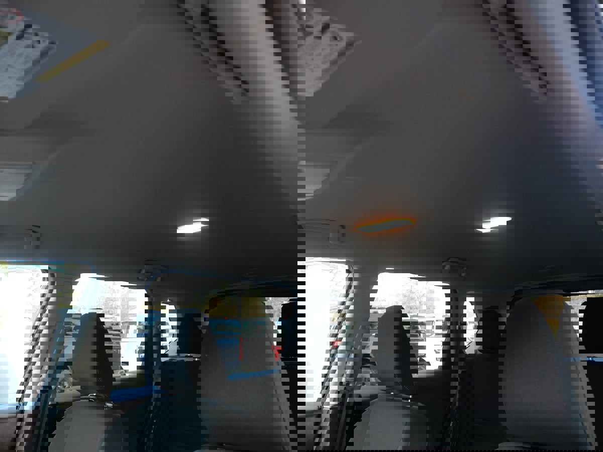 Used 2023 Nissan Rogue S image 11