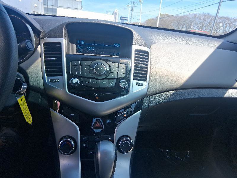 Used 2016 Chevrolet Cruze LS image 28