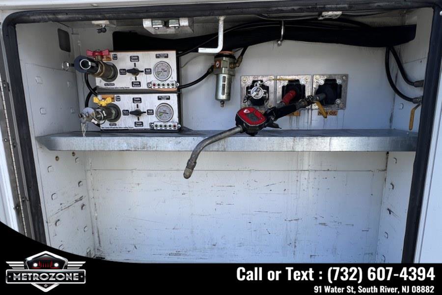 Used 2019 Freightliner Sprinter 3500 w/ Premium Package image 28