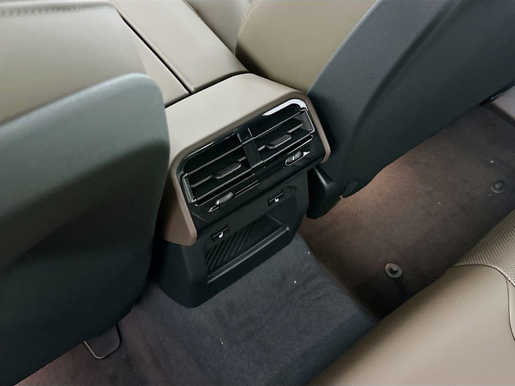 New 2026 BMW 550e xDrive w/ Executive Package image 32