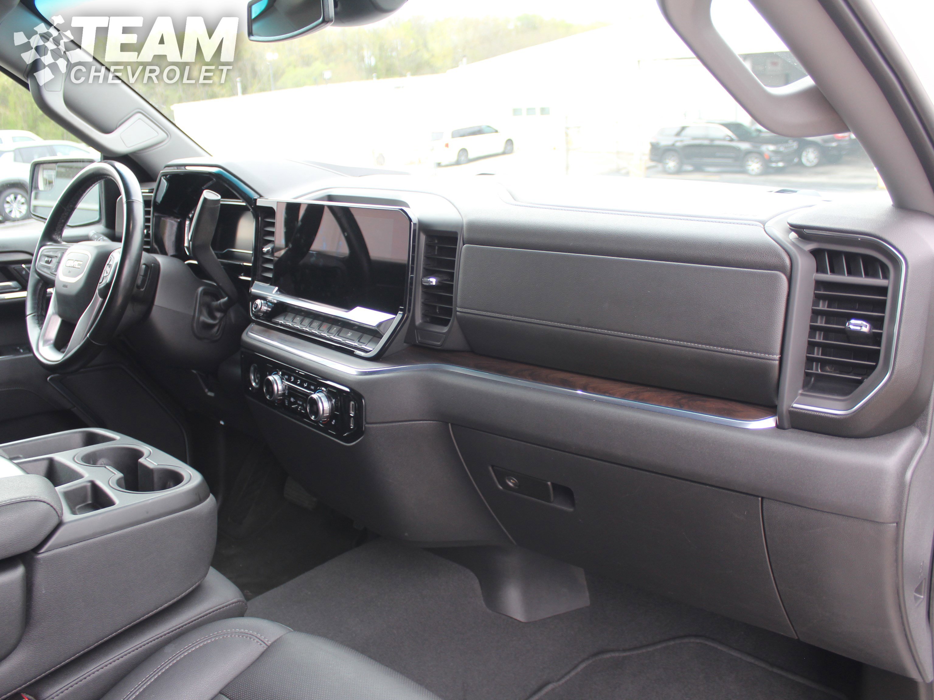 Used 2024 GMC Sierra 1500 SLT AWD/4WD image 25