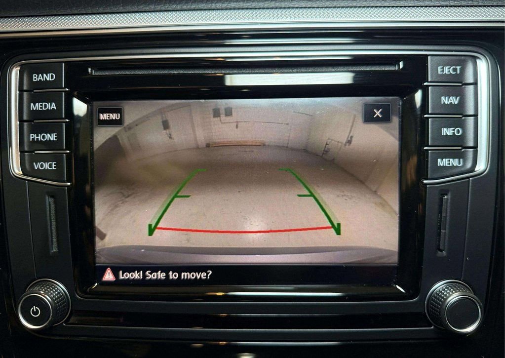 Used 2017 Volkswagen Passat 1.8T SE FWD image 13