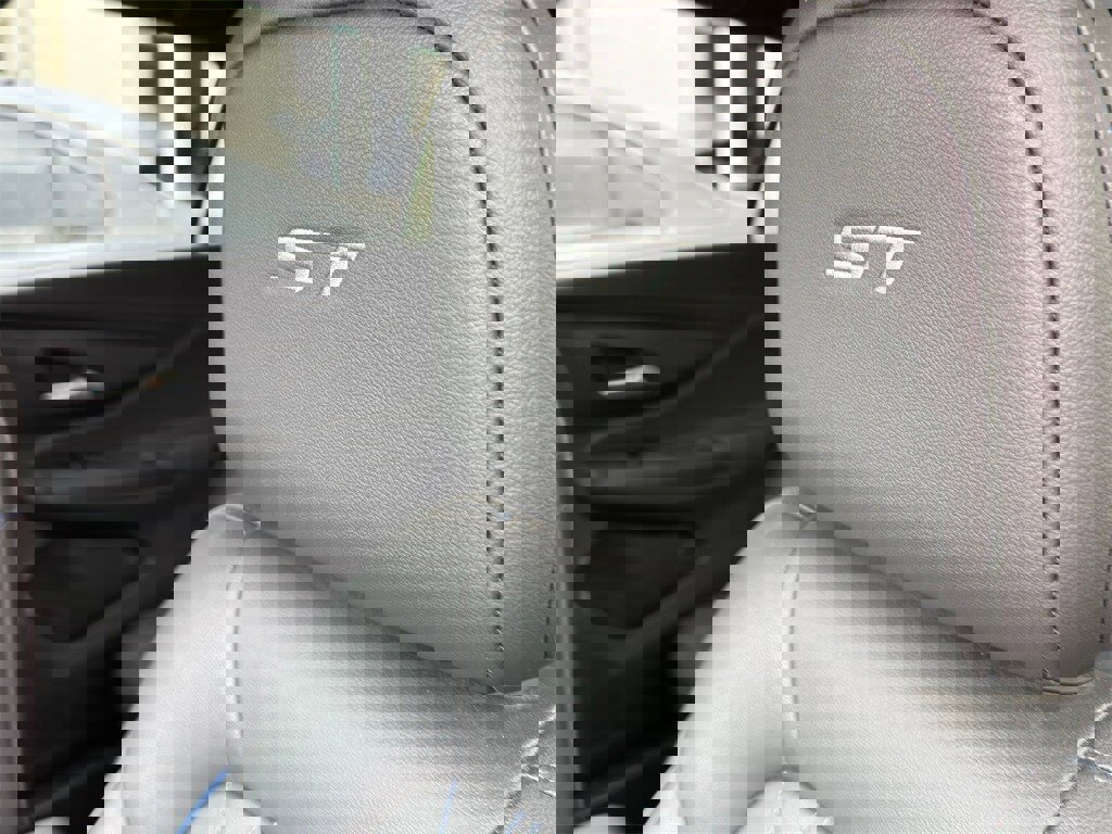 Used 2025 Buick Envista Sport Touring image 12