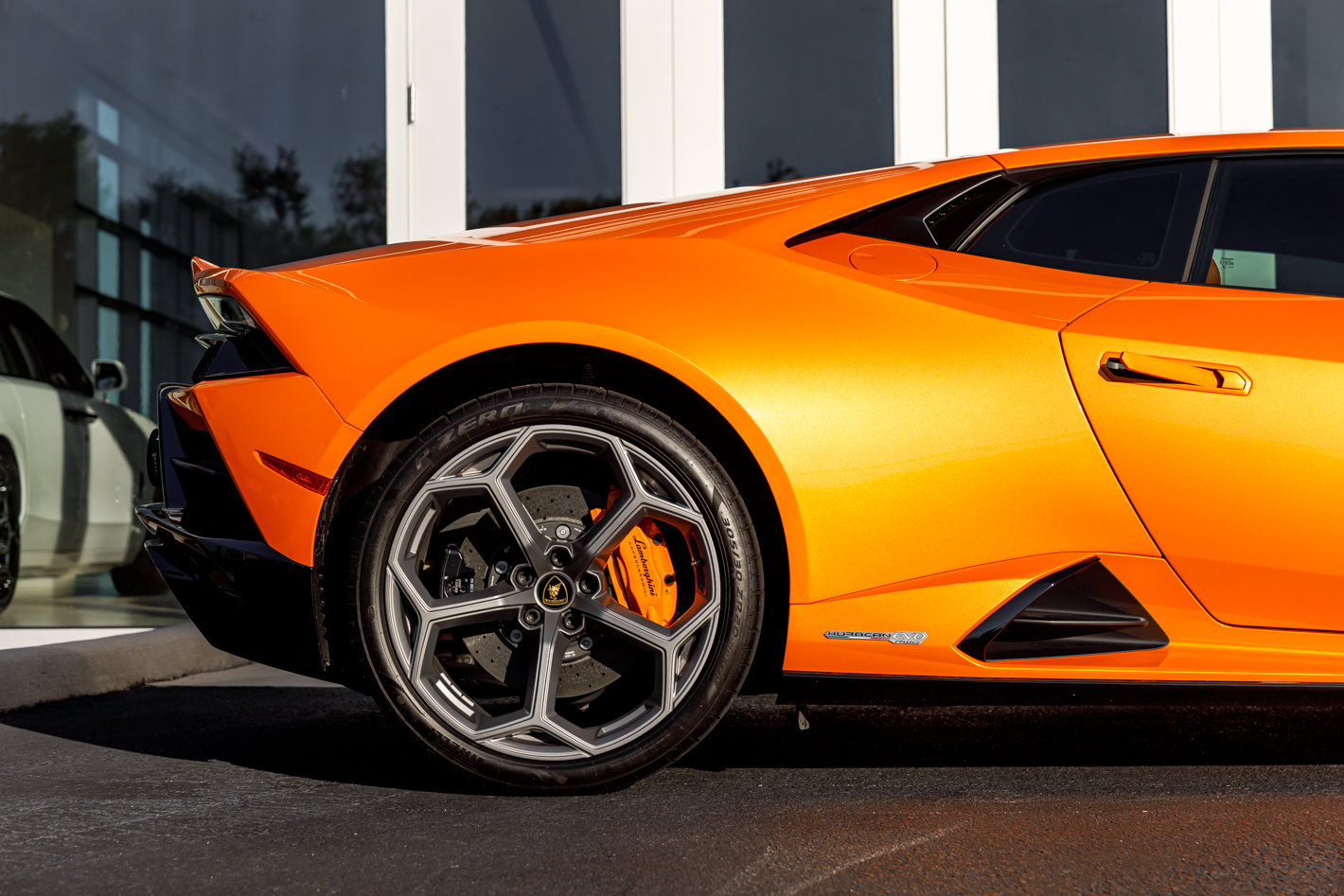 Used 2023 Lamborghini Huracan EVO RWD image 17