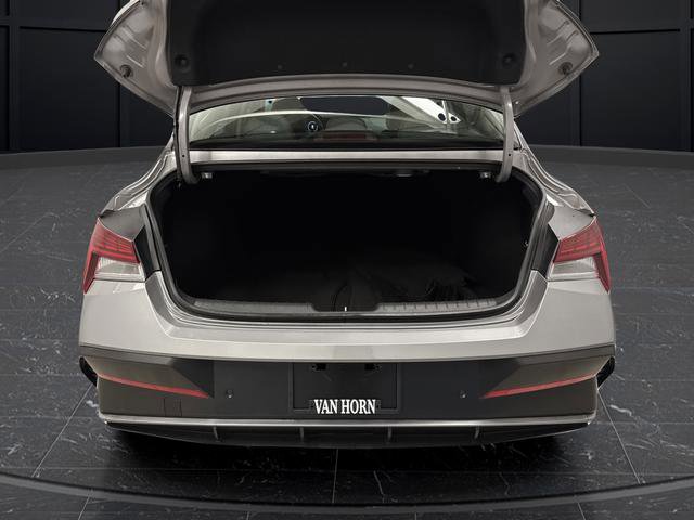 Used 2024 Hyundai Elantra Limited image 15