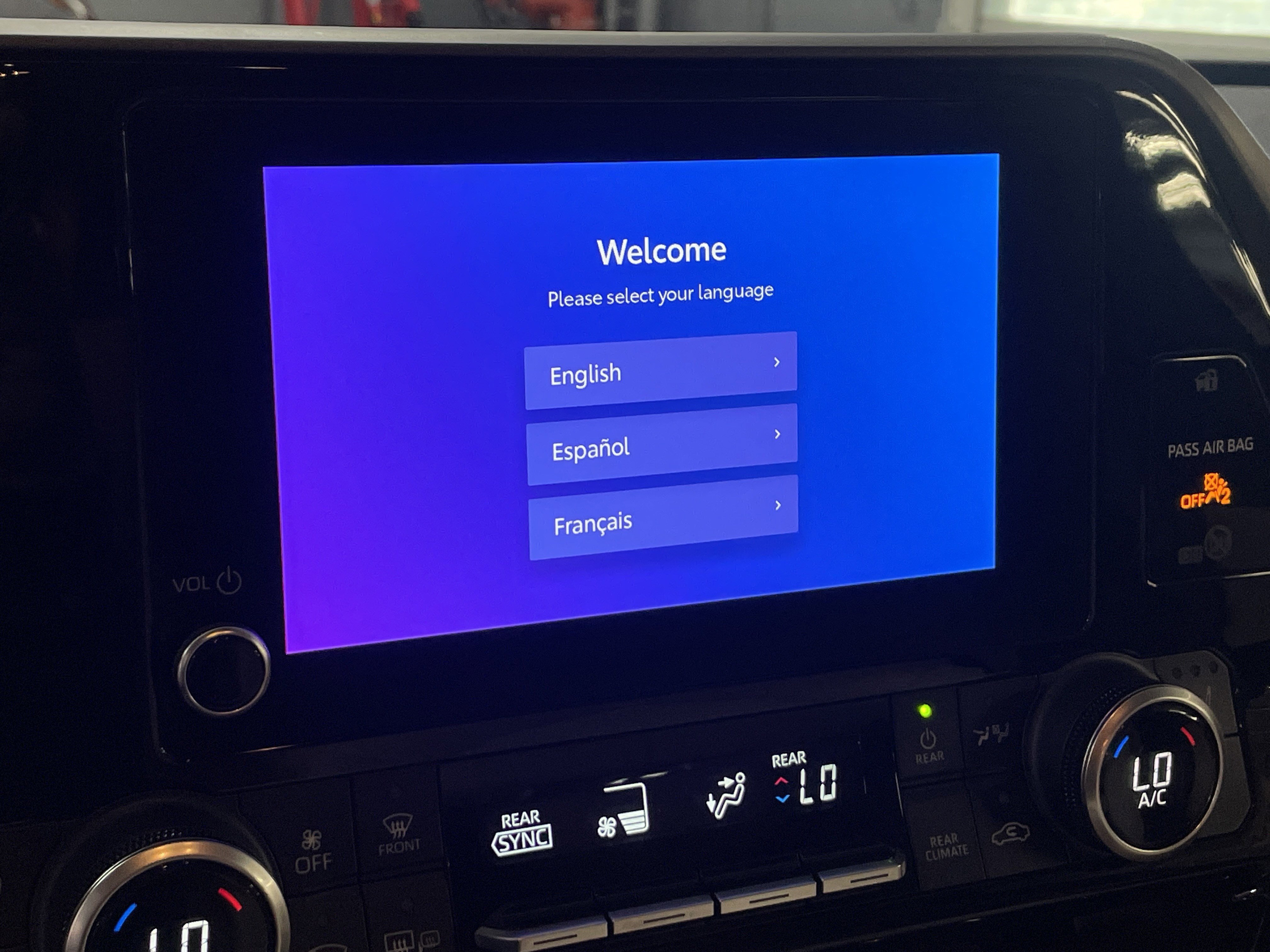 Used 2023 Toyota Highlander XLE image 23