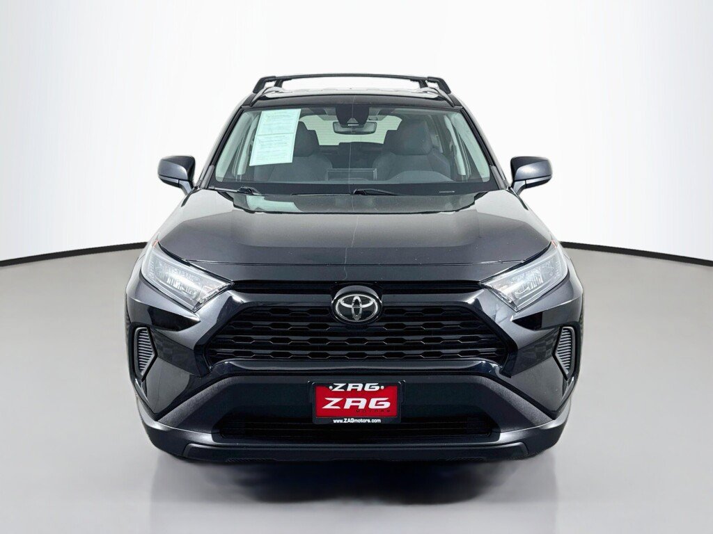 Used 2021 Toyota RAV4 LE FWD image 8