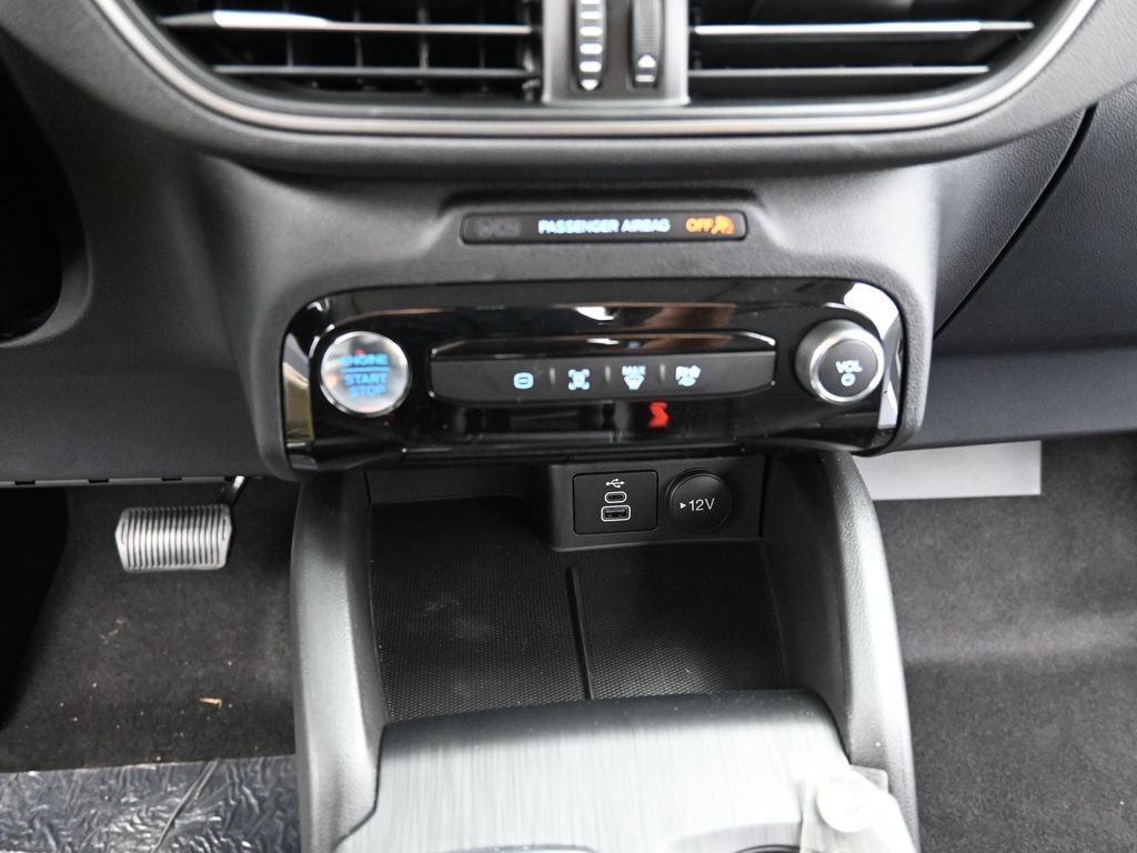 New 2025 Ford Escape SE image 17
