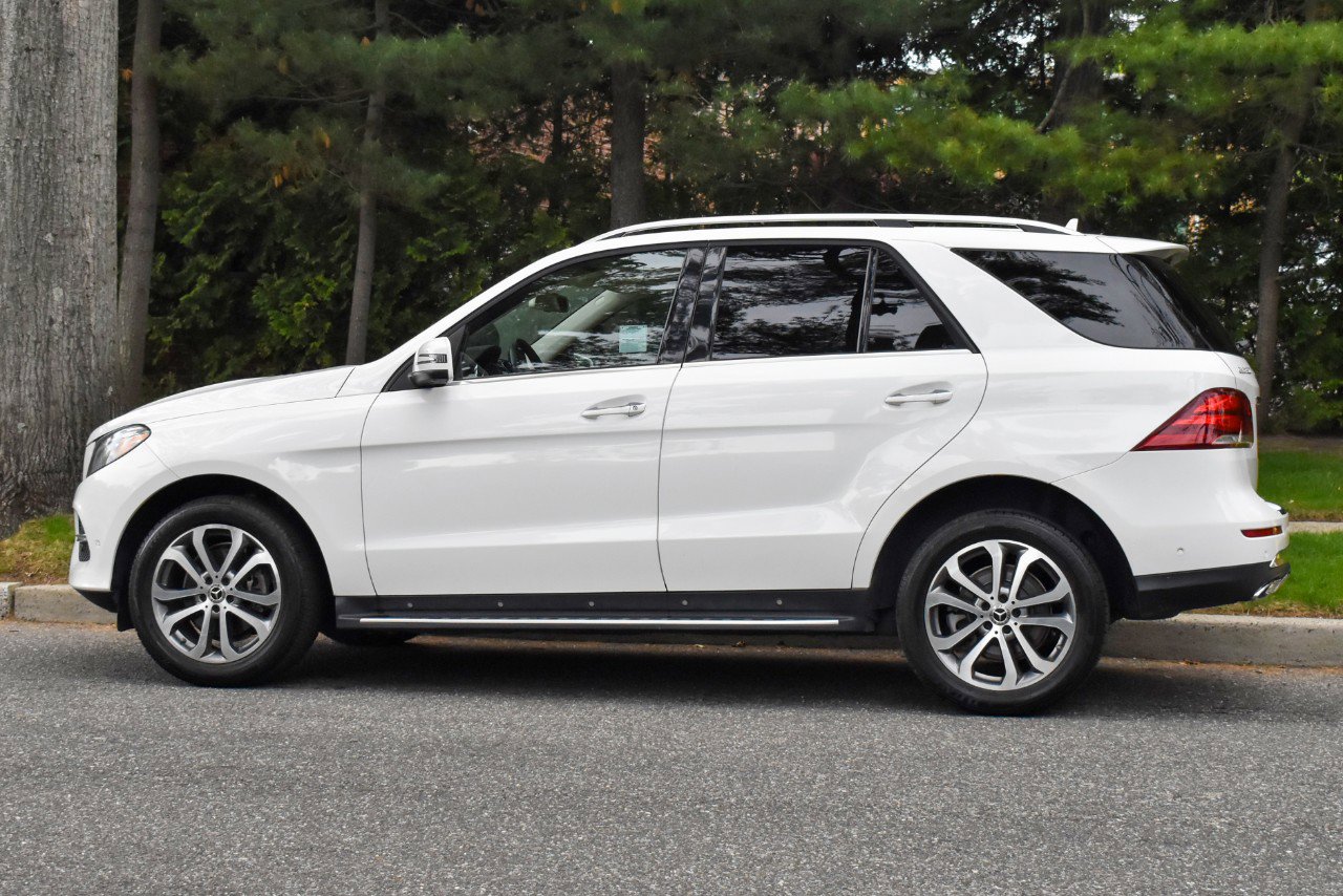 Used 2019 Mercedes-Benz GLE 400 4MATIC image 4