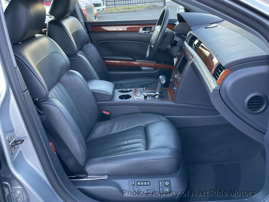 Used 2004 Volkswagen Phaeton V8 AWD/4WD image 10