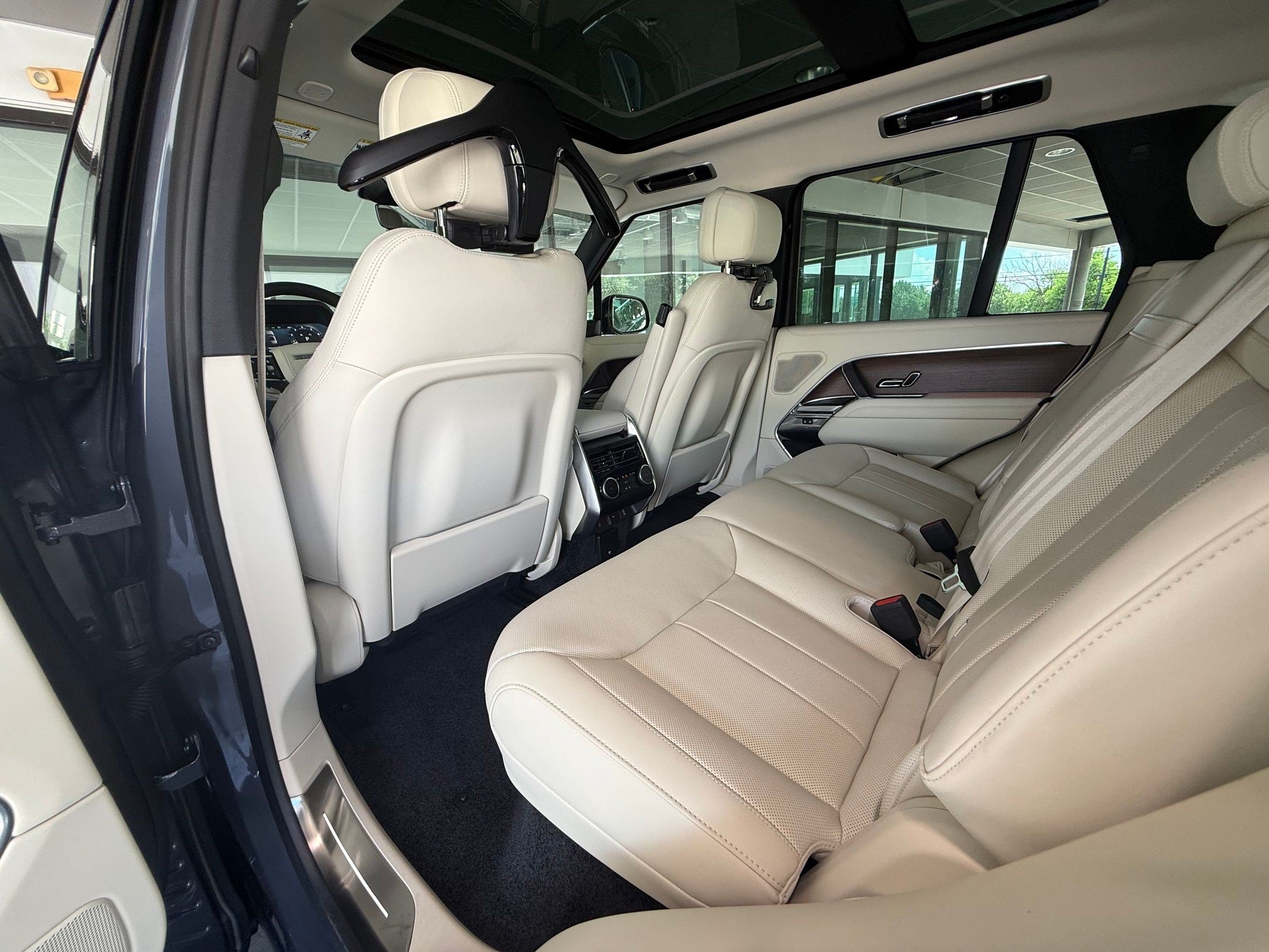 New 2026 Land Rover Range Rover SE AWD/4WD image 28