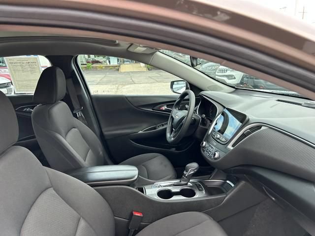 Used 2024 Chevrolet Malibu LT FWD image 31