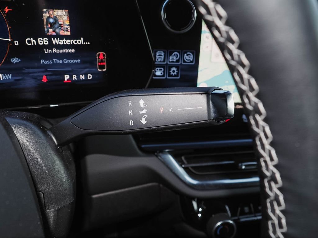 Used 2025 Chevrolet Equinox EV LT w/ Convenience Package FWD image 30