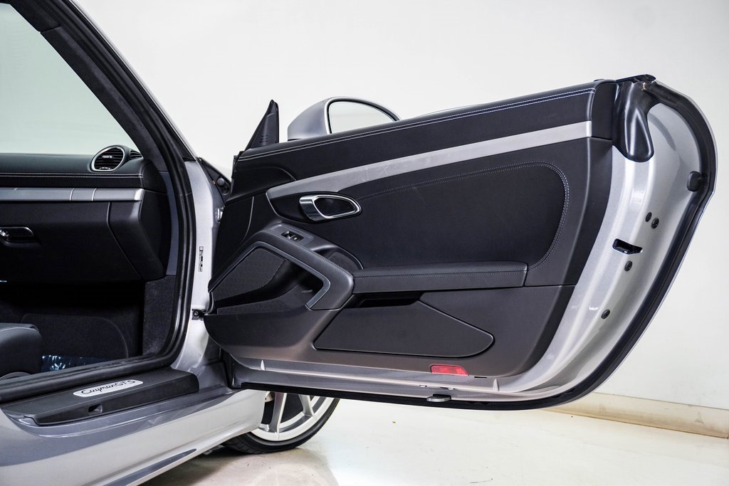 Used 2021 Porsche 718 Cayman GT4 image 16