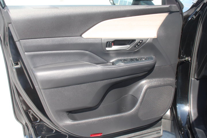 Certified 2025 Toyota Grand Highlander AWD image 11