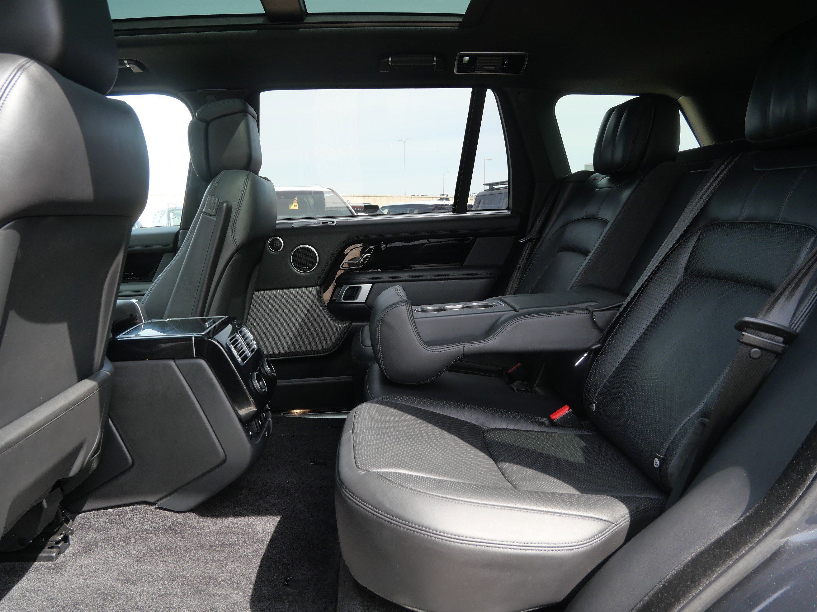 Used 2021 Land Rover Range Rover P525 Westminster Edition LWB image 16