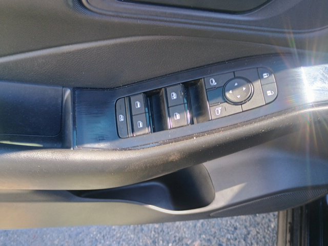 Used 2024 Nissan Rogue S AWD/4WD image 23