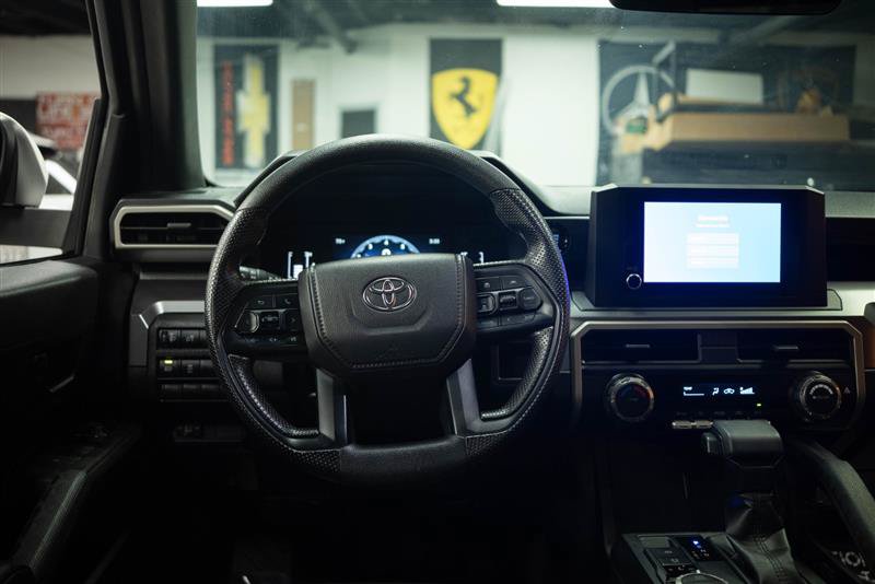 Used 2025 Toyota Tacoma SR5 AWD/4WD image 15