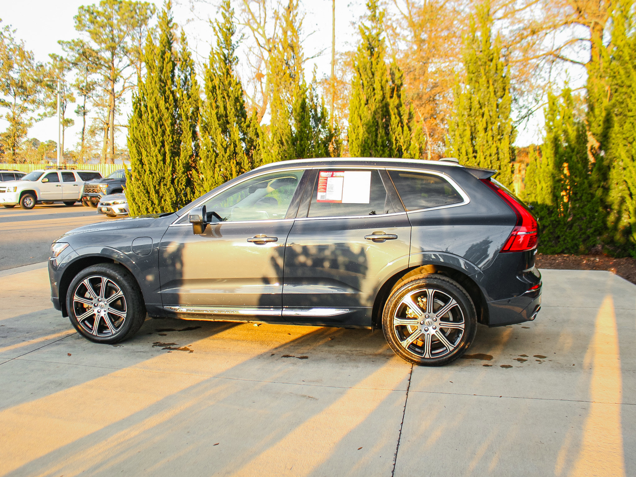 Used 2019 Volvo XC60 T8 Inscription w/ Advanced Package AWD/4WD image 7