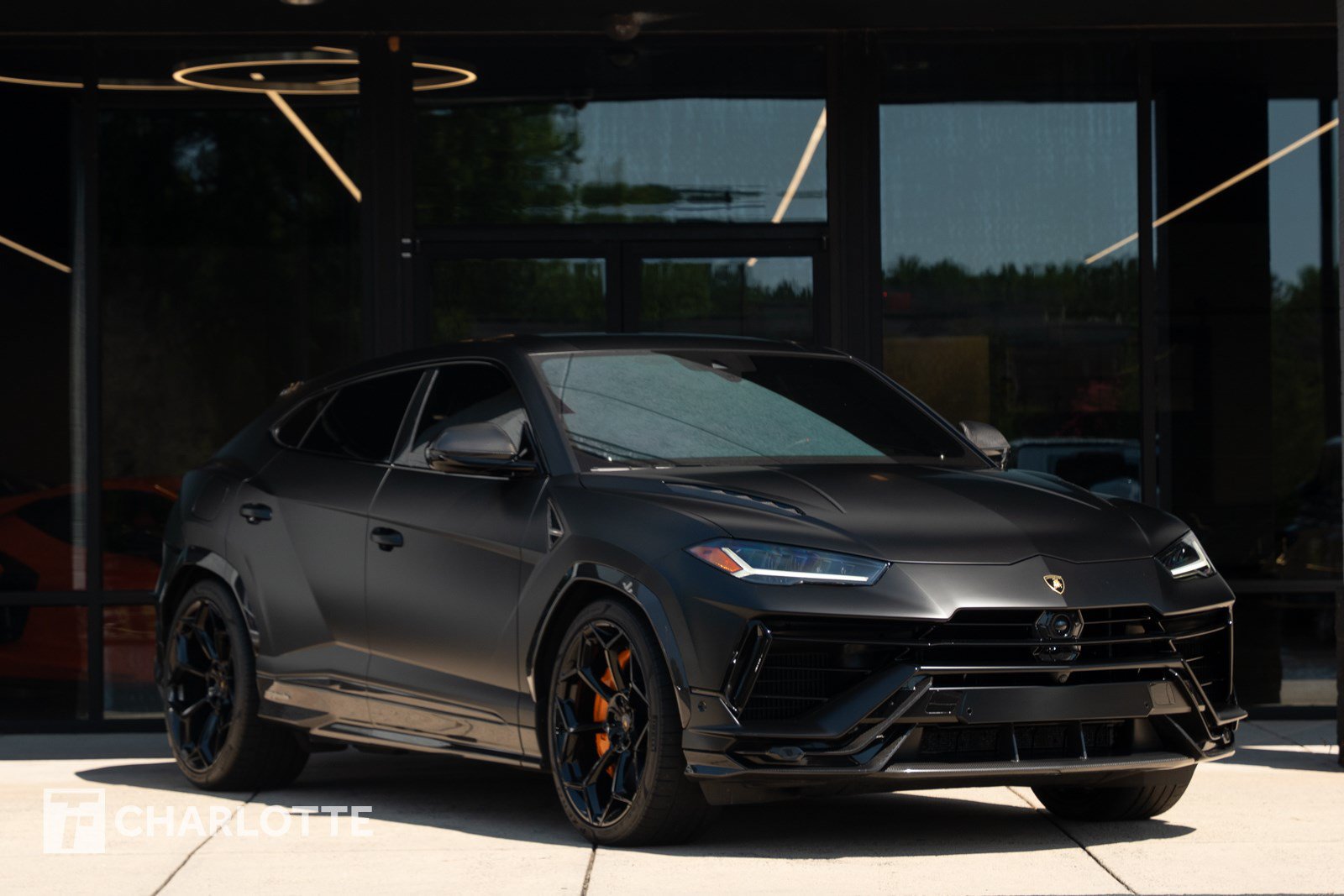 Used 2023 Lamborghini Urus Performante AWD/4WD image 1