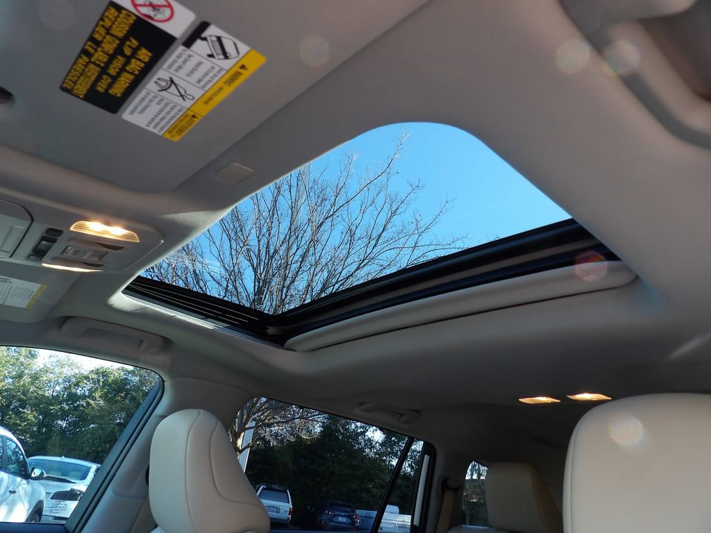 Used 2022 Toyota Highlander XLE image 13