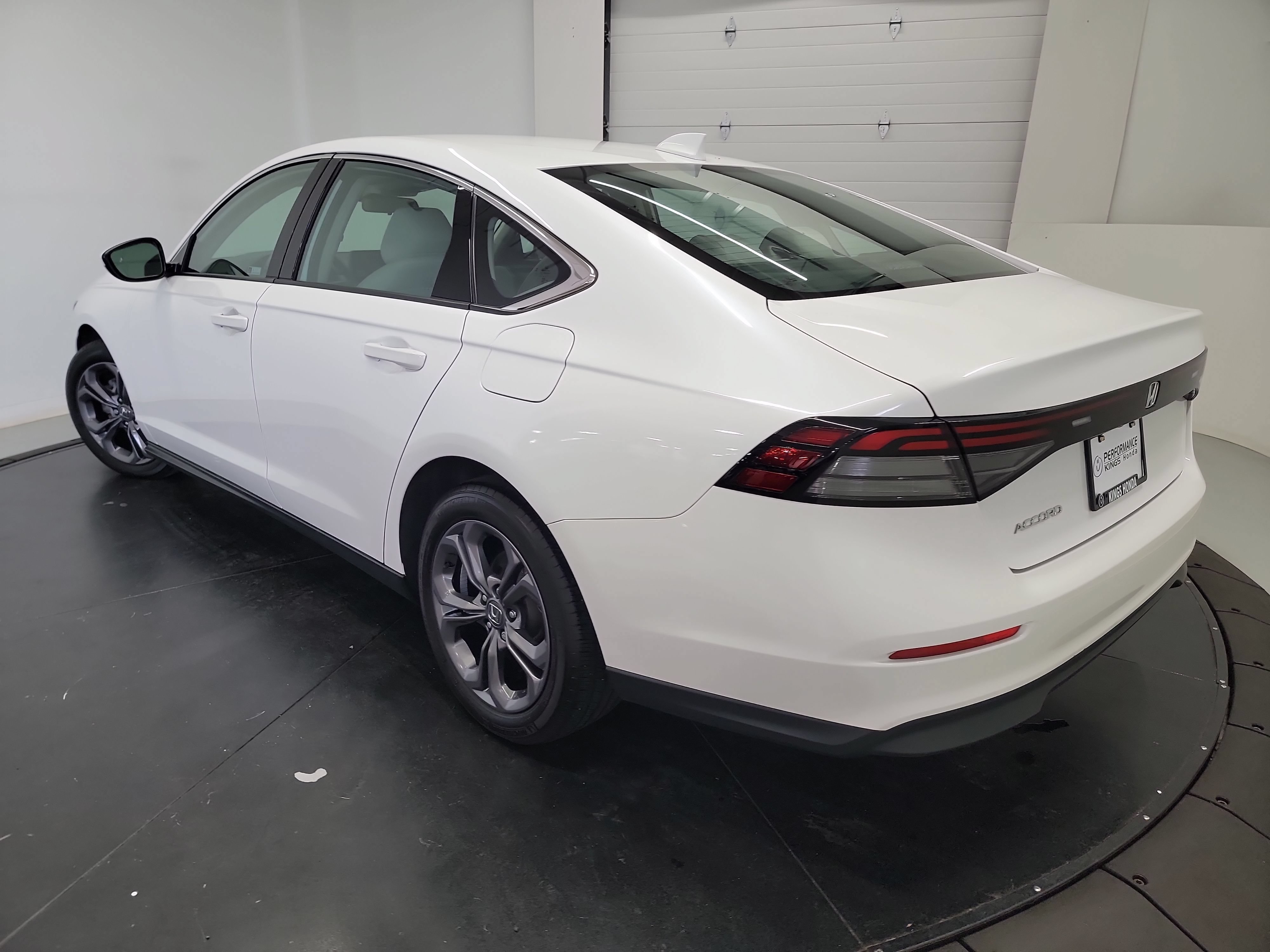 Used 2023 Honda Accord EX image 6