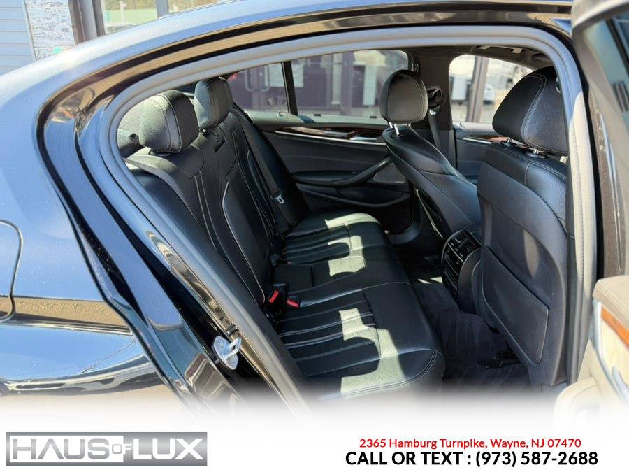 Used 2018 BMW 530i xDrive w/ M Sport Package AWD/4WD image 17