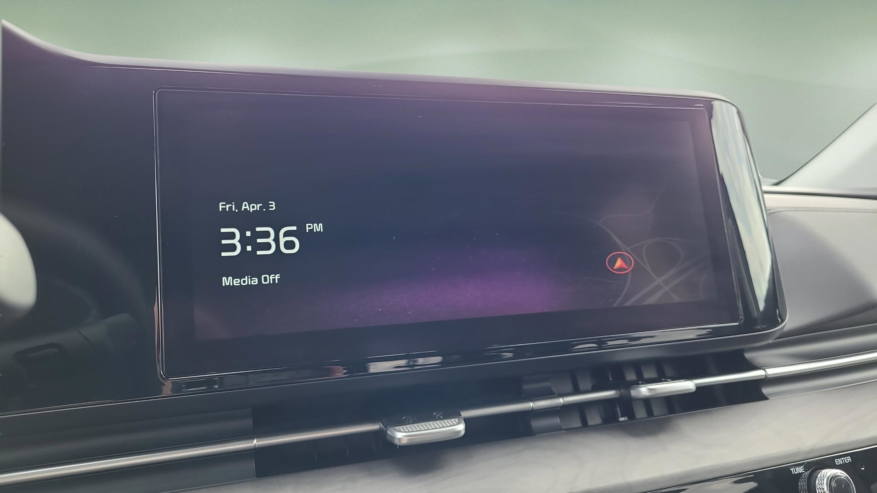 Used 2024 Kia Carnival EX image 18