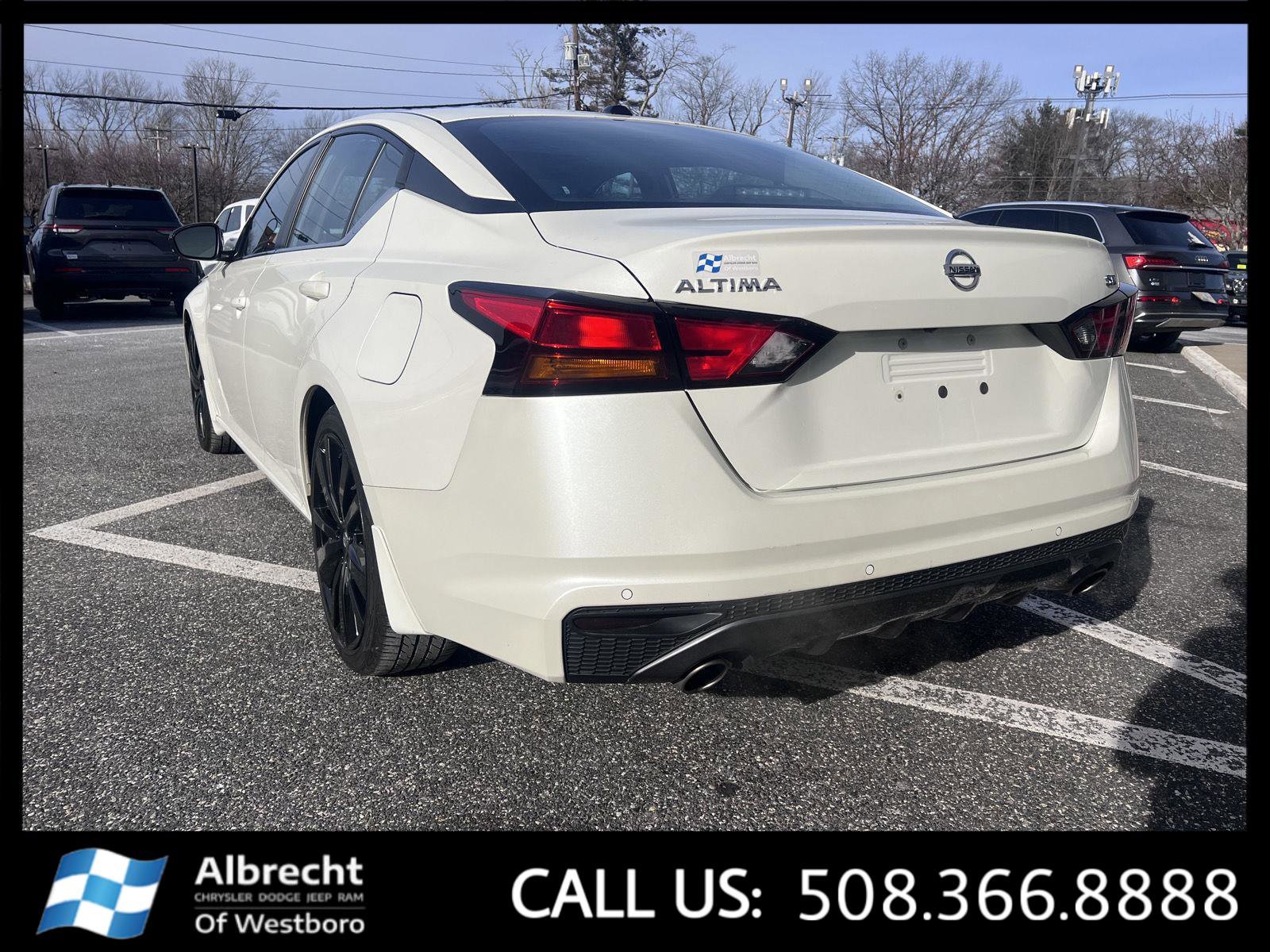 Used 2020 Nissan Altima 2.5 SR w/ Premium Package image 3