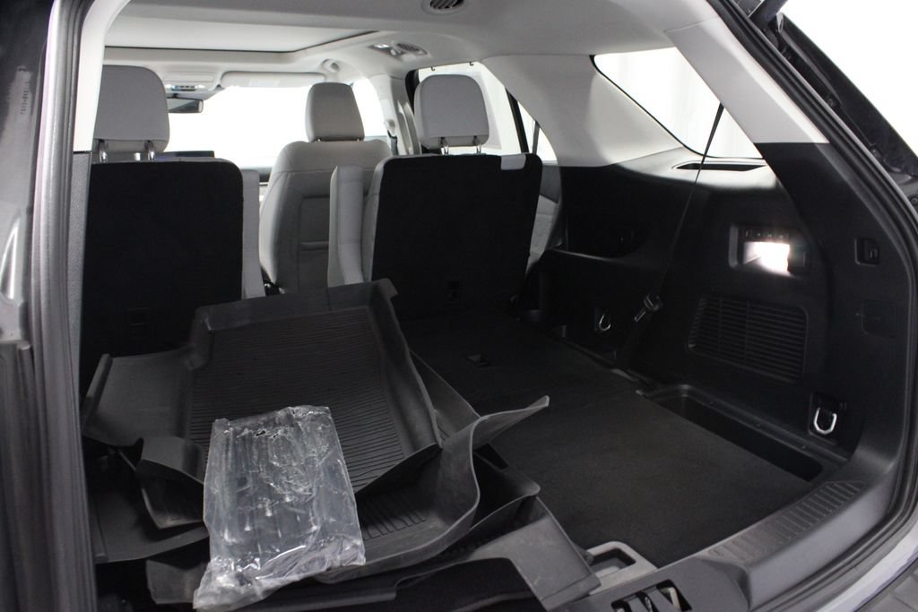 Certified 2025 Ford Explorer Platinum w/ Ultimate Package AWD/4WD image 18