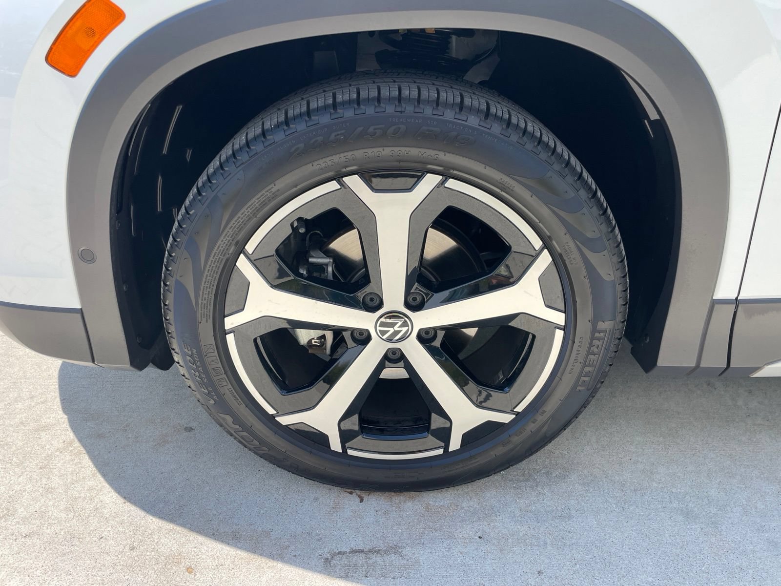 Certified 2025 Volkswagen Tiguan SE FWD image 7