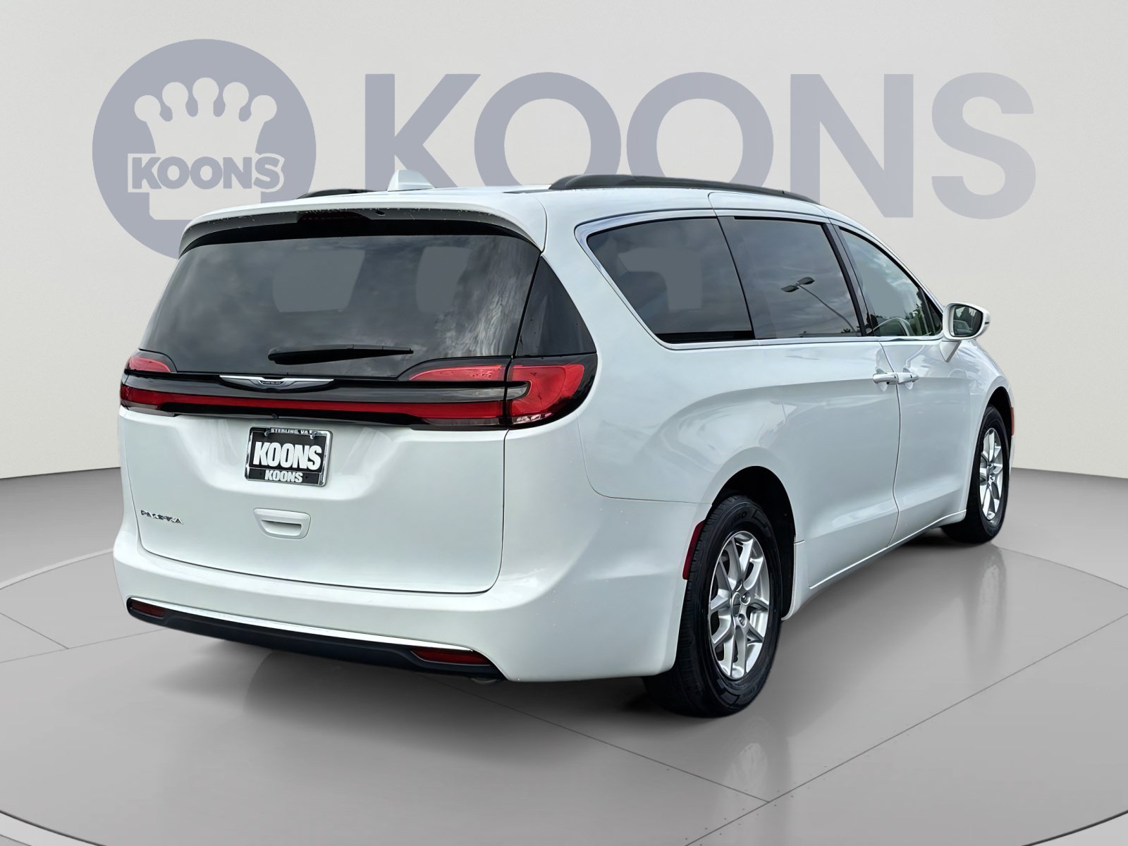 Used 2022 Chrysler Pacifica Touring-L FWD image 11