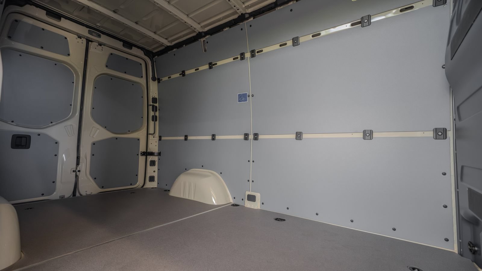 Used 2025 Mercedes-Benz Sprinter 2500 image 25