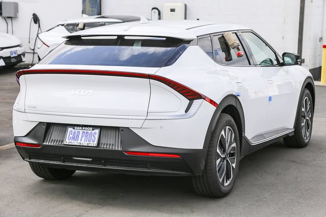 New 2024 Kia EV6 Light RWD image 9