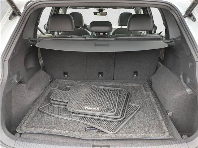 Used 2024 Volkswagen Tiguan SEL R-Line AWD/4WD image 6