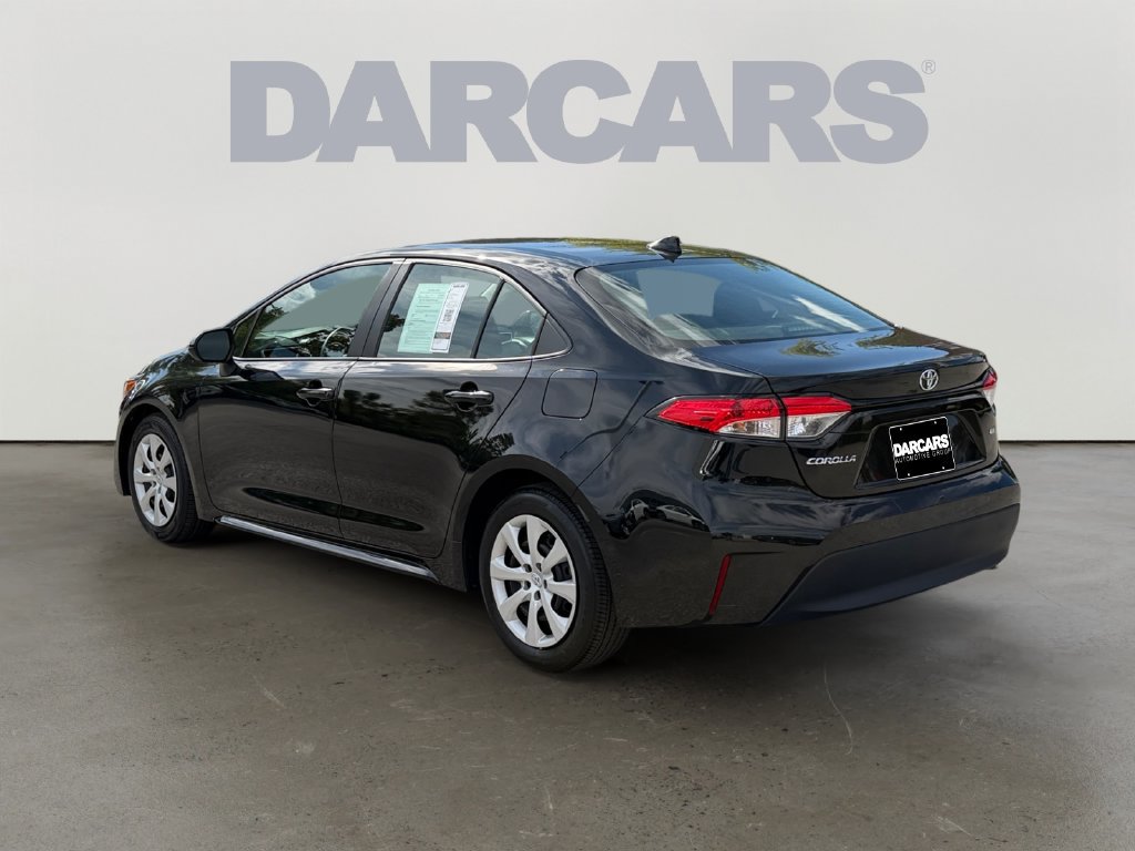 Used 2025 Toyota Corolla LE FWD image 5