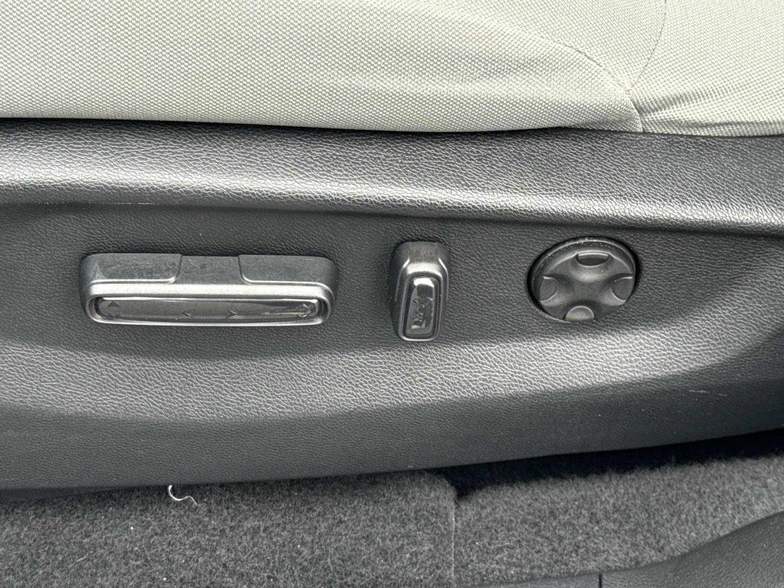 Used 2022 Honda CR-V EX image 16