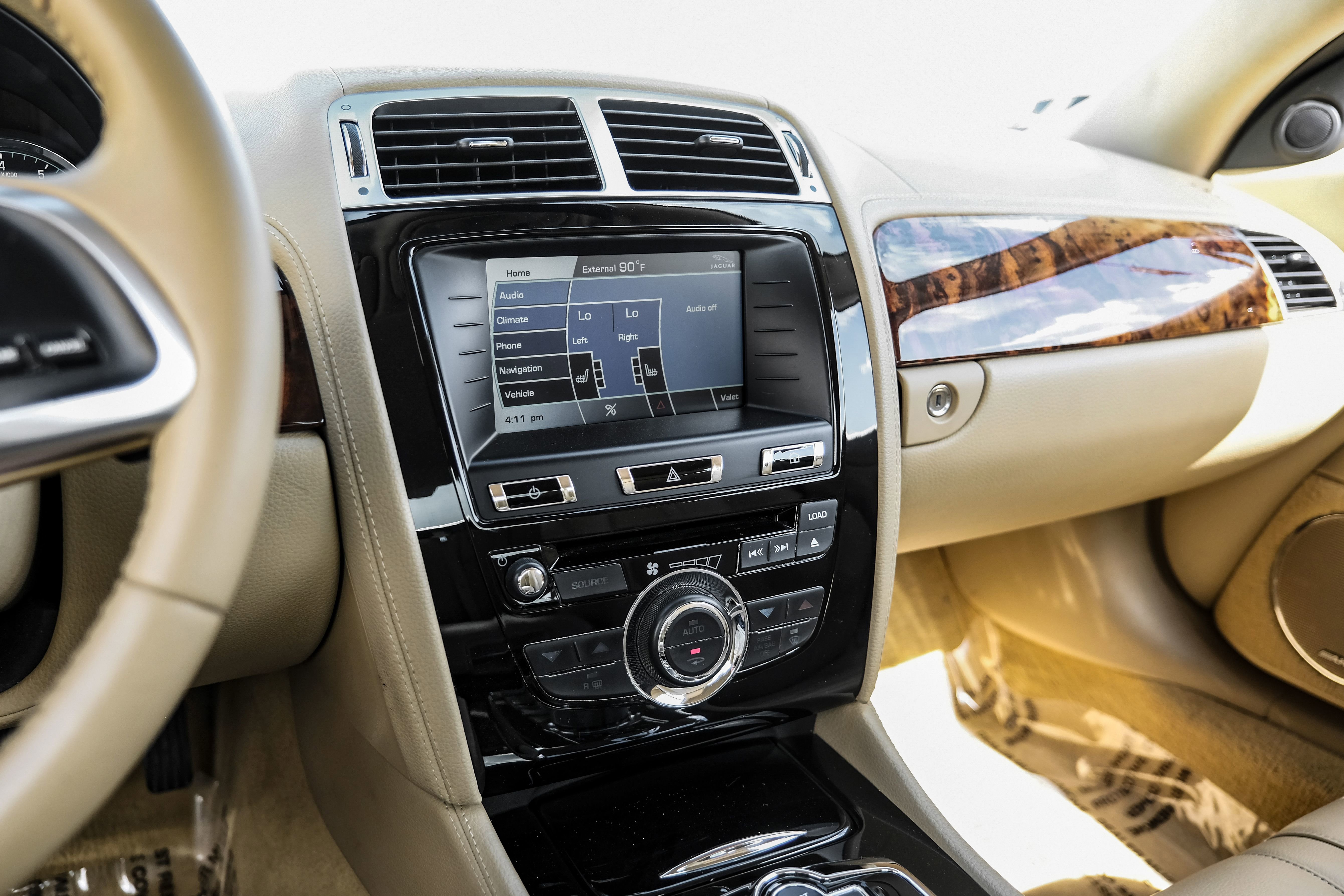 Used 2013 Jaguar XK Touring RWD image 18