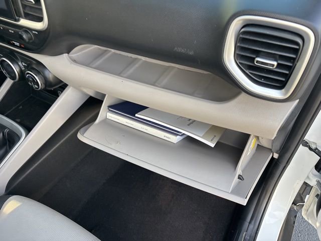 Used 2024 Hyundai Venue SEL image 39