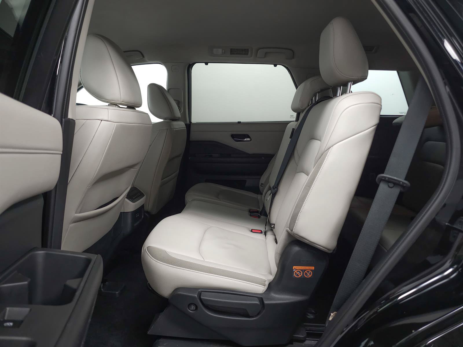 Used 2022 Nissan Pathfinder SL AWD/4WD image 5