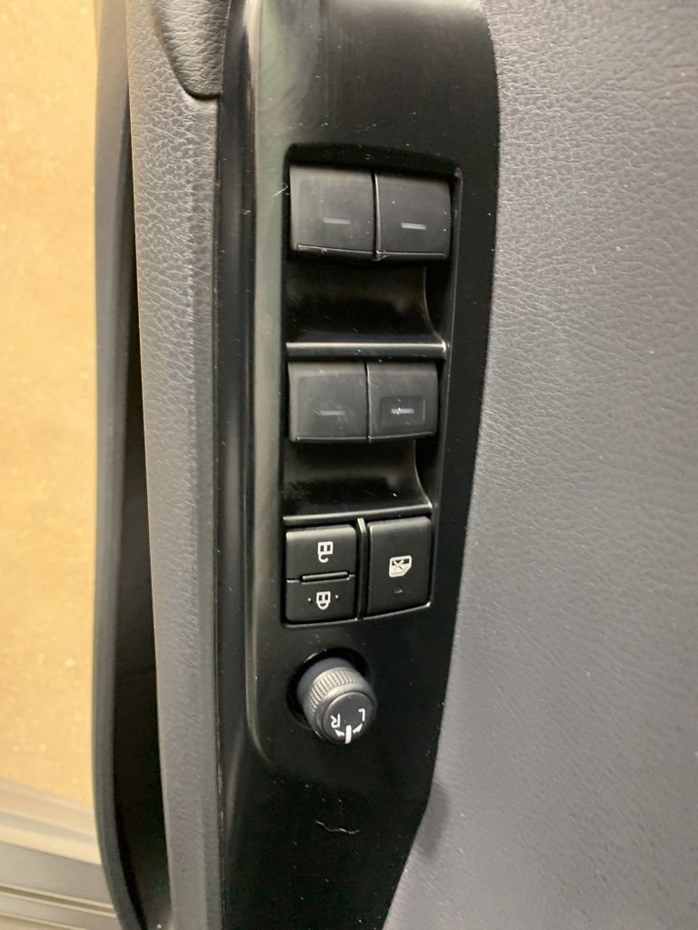 Used 2025 Toyota Camry SE image 17