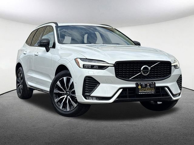 Used 2025 Volvo XC60 B5 Plus image 2