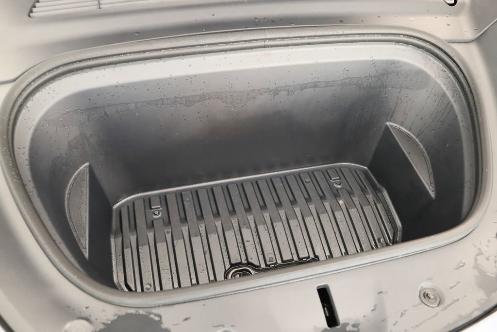 Used 2023 Tesla Model Y Long Range image 35