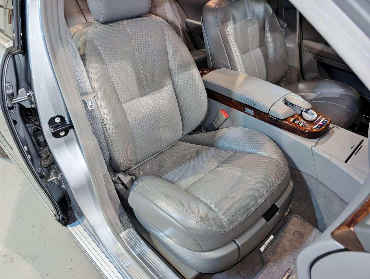 Used 2008 Mercedes-Benz S 550 4MATIC image 32