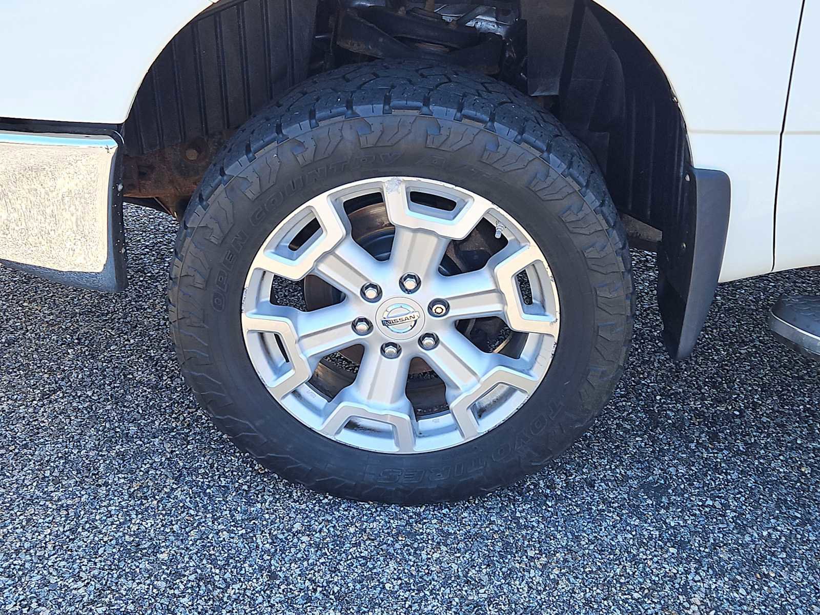 Used 2017 Nissan Titan SV AWD/4WD image 7