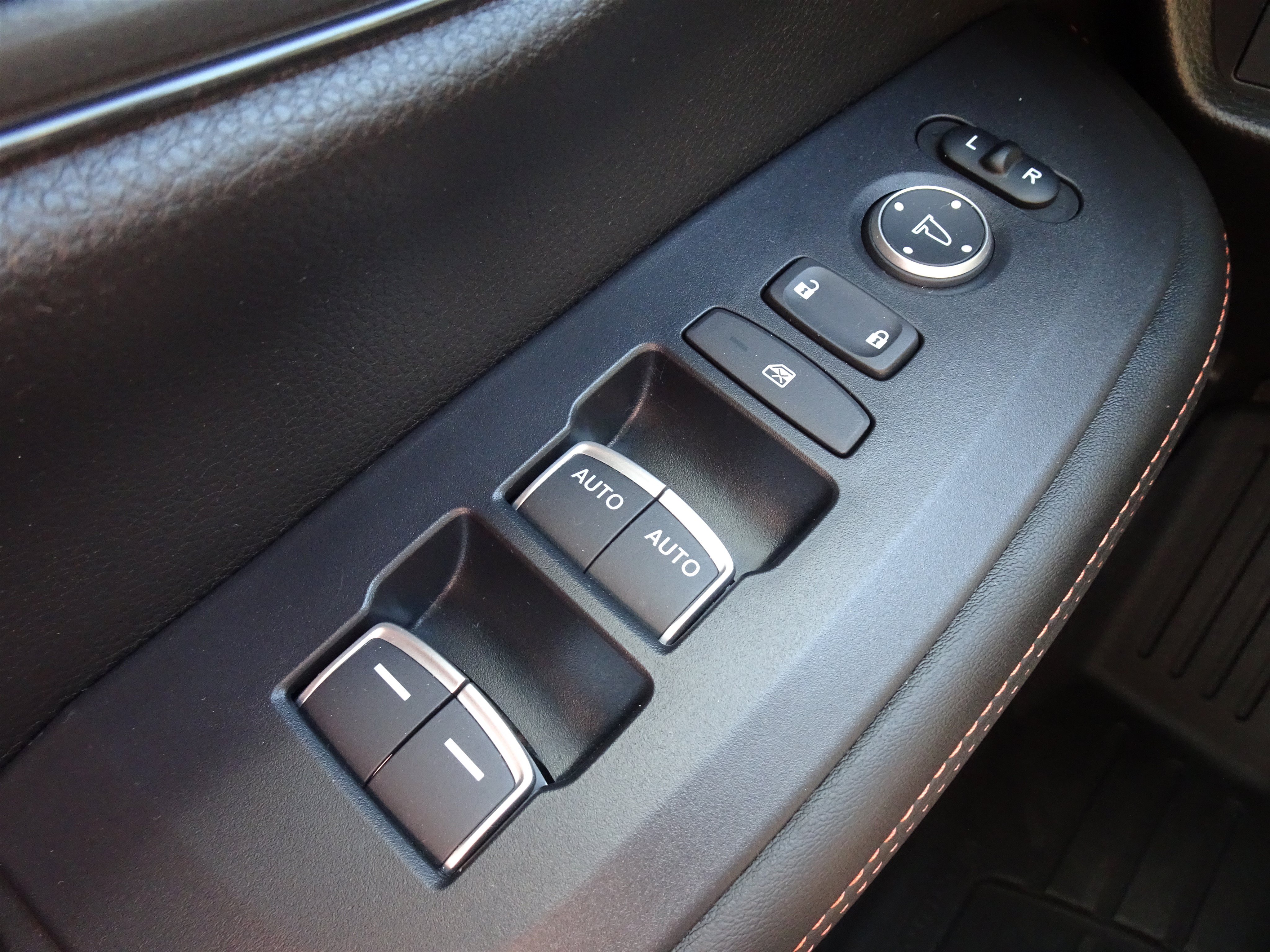 Used 2025 Honda HR-V Sport image 16