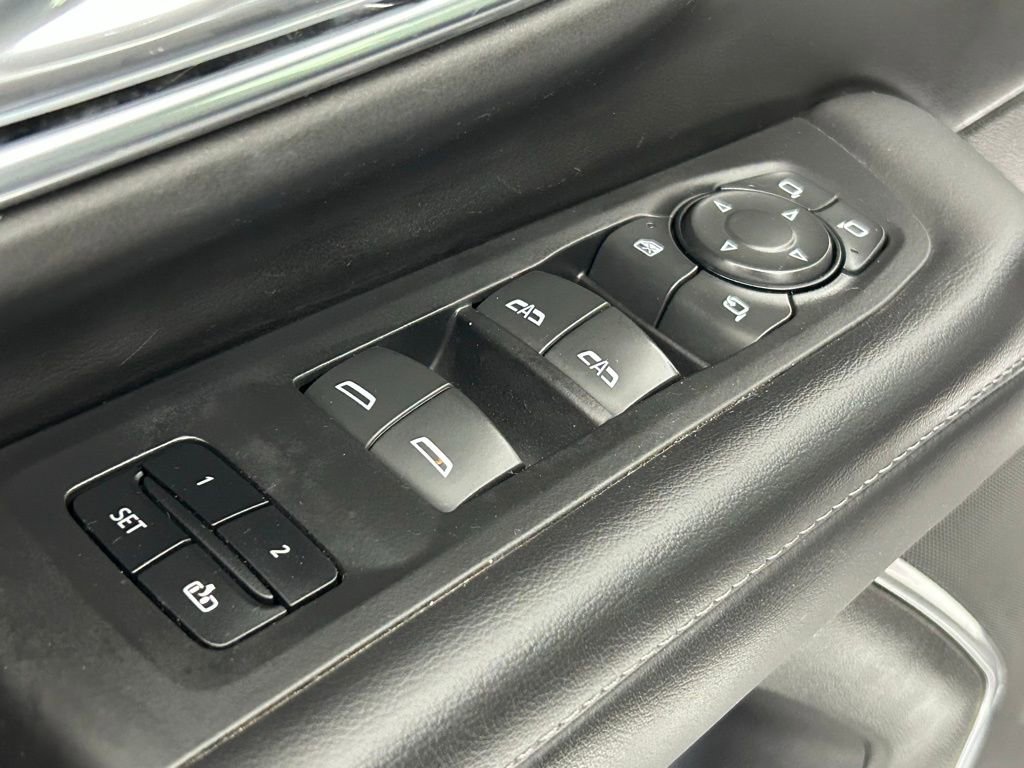 Used 2023 Chevrolet Tahoe Z71 w/ Luxury Package AWD/4WD image 38