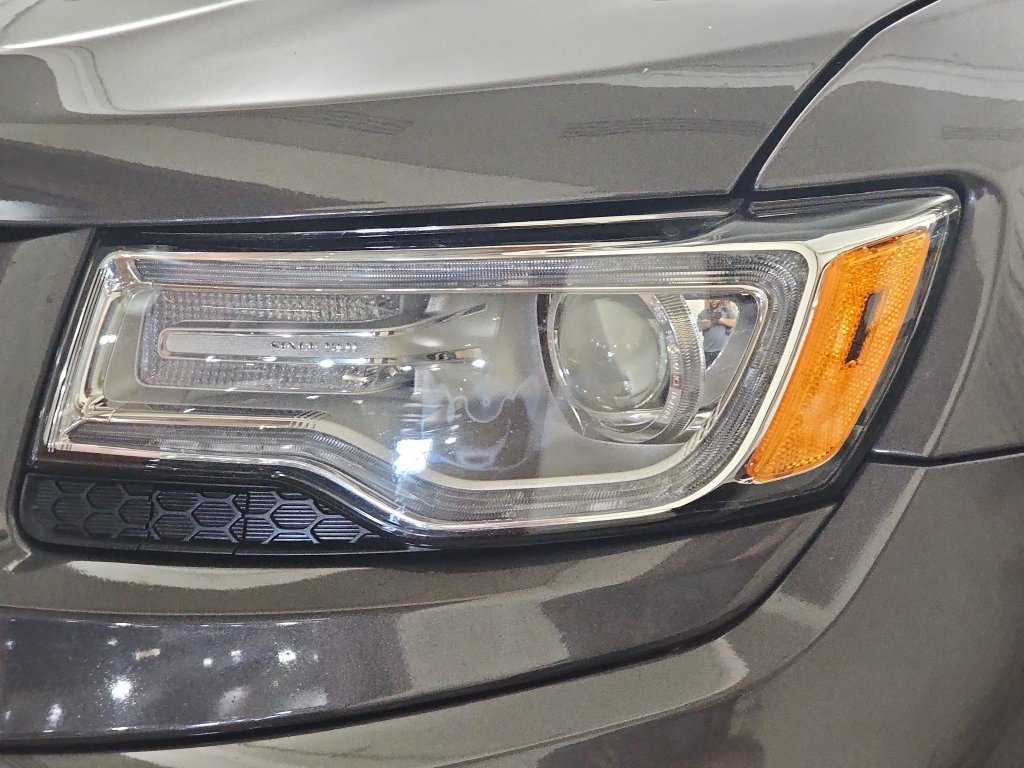 Used 2015 Jeep Grand Cherokee Summit w/ Platinum Series Group AWD/4WD image 33