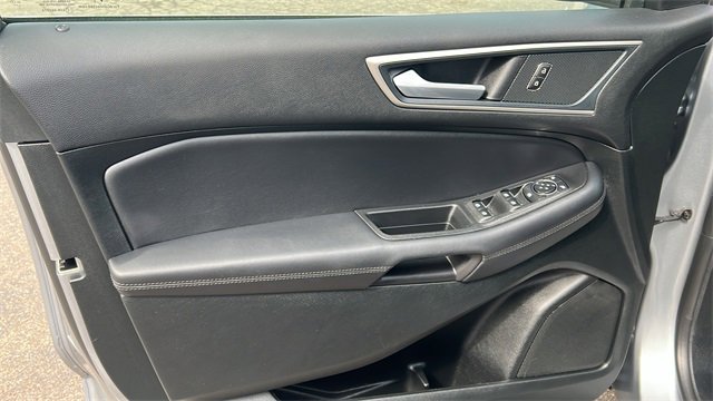 Used 2024 Ford Edge SEL w/ Convenience Package image 9