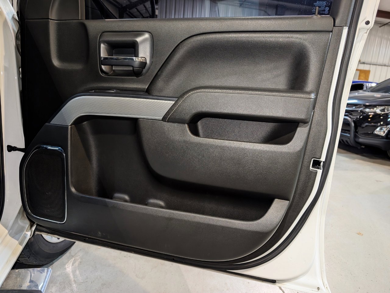 Used 2017 Chevrolet Silverado 1500 LTZ Z71 image 27